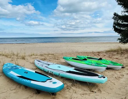 Private Sandy Beach-Beach Volleyball-Game Room-Fire pit