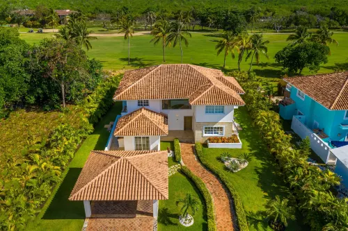 Beautiful 5-Bdr 2 Levels Villa for Rent