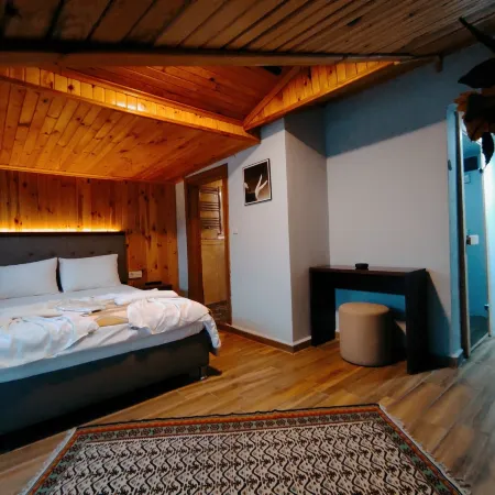 Hill River Hotel
