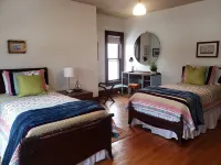 Historic 1875 Victorian-Pear Tree Manor - close to downtown, Lake Huron, & river Hotels in Port Huron