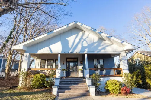 Modern Farmhouse Style, 4-bedroom home, downtown Durham, large private yard