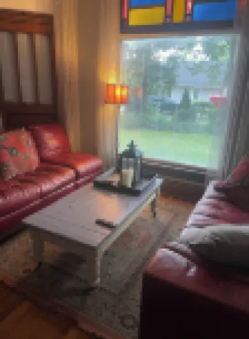 2-bedroom 19th centry Victorian apartment  Des Moines with AC, WiFi