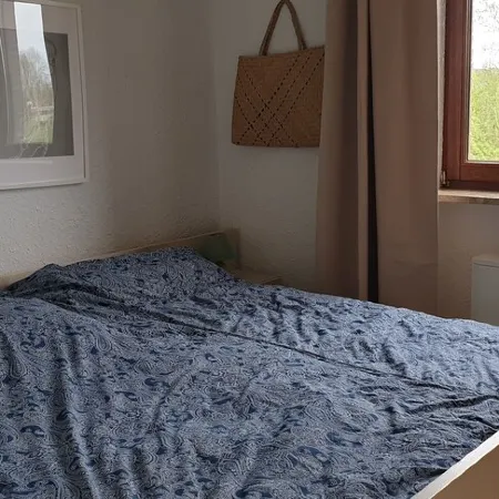 Lovingly renovated apartment with large balcony right on the dyke