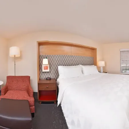 Holiday Inn & Suites RALEIGH-CARY (I-40 @WALNUT ST) by IHG
