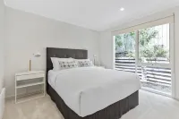 Clifftop Coastal Sanctuary with Panoramic Views