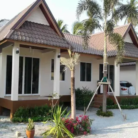 Sai Kaew House Отели рядом с достопримечательностью «Пляж Сай-Кео»