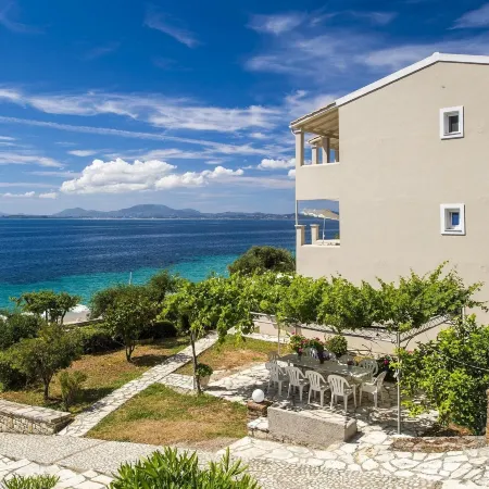 Krouzeri Beach Apartments