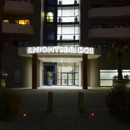 Knightsbridge Luxury Apartments Отели рядом с достопримечательностью «Торговый центр N1 City»