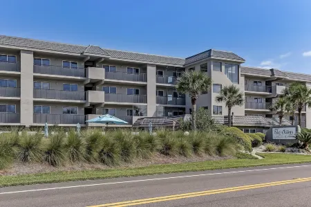 Seaboard Condo with Breathtaking Views of the Ocean by RedAwning