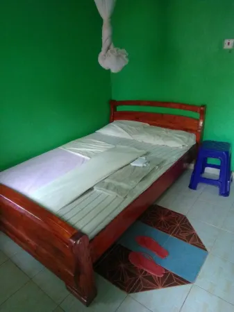 Prudence Guest House Отели в г. Бондо