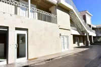 California Comfort & Suites Hotel di 