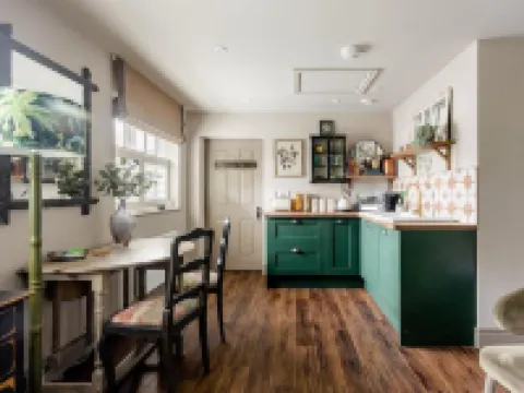 Peaceful Studio Flat with Patio and Dogs Allowed Hotels in Cobham