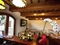 Villa in Cannara with Pool Near Assisi - Wifi