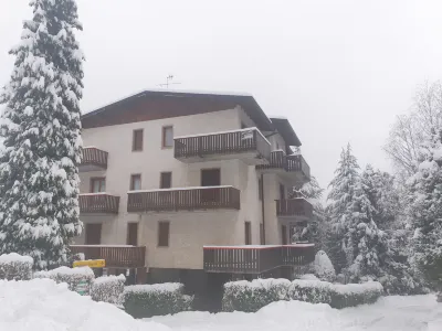 6Guests-Skiing-Mountainviews-Fireplace-Freeparking Hotel in zona Casa Alpina Pio XII