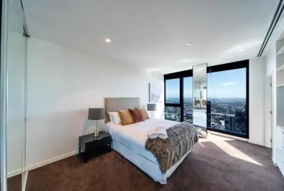 Melbourne City Apartments Panoramic Skyview Penthouse Hotel di Southbank