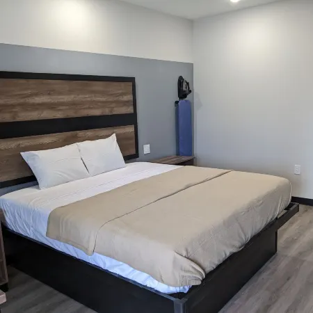 Captain Suites