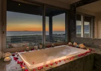 Atlantic Palms - Romantic