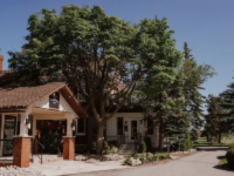 Hessenland Inn & Schatz Winery Hotels in Huron County