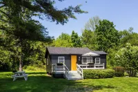 Seascape Motel & Cottages