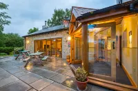 The Queens Hotels in Farlam