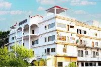 Hotel Udika Palace Các khách sạn ở Waidhan