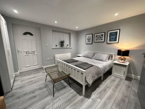 Studio - Sleeps 2 - Parking - Wifi