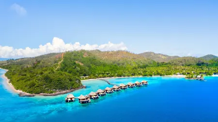 Likuliku Lagoon Resort - Adults Only Отели в г. Мана Айленд