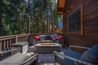 Cozy Pet Friendly Cabin in Lake Tahoe by Sierra Getaways