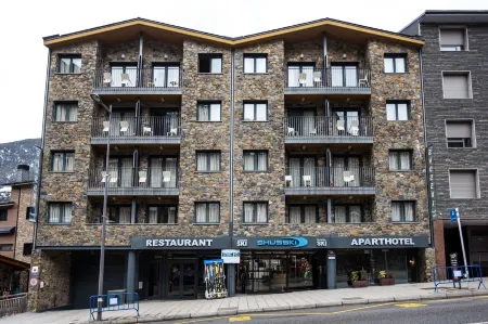 Apartaments Shusski Отели в г. Meritxell