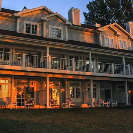 The Sand Hill Inn