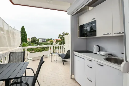Seagull Pool Apartments & Studios - Airport Shuttle