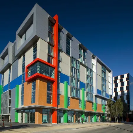 Docklands Private Collection - City Harbour Apartments Отели в г. Доклендс