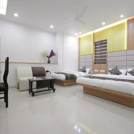 Hotel One up Отели рядом с достопримечательностью «Мечеть Sidi Bashir»
