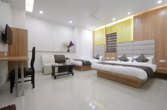 Hotel One up โรงแรมใกล้เขตริมน้ำสาพรมาตี