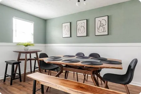 NEW 5 Bed Home with Game Room, Theater Room, Fire Pit, ONLY 3 Mins from the ARK!