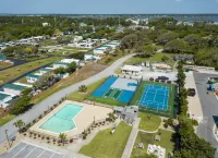 Oceanfront Comfort & Family Fun at Queens Court – Walk to Everything!