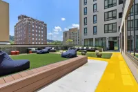 Stylish Retreat with Fully Equipped Kitchen - Modern Comfort and Convenience