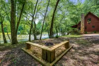 Wood-Burning Fireplace and Toccoa River Views - Enchanting Cozy Haven