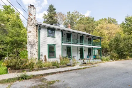 Charming Getaway with Hot Tub and Fire Pit - Unique Historic Retreat