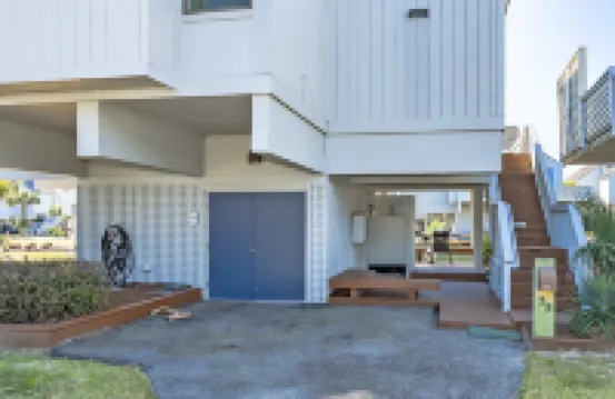 Ocean Views and Upper Balcony Delight - Stunning Coastal Retreat