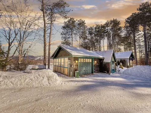 Breathtaking Views and Cozy Fireplace - Stunning Mountain Retreat