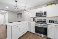Modern Comfort and Easy NYC Transit Access - Stylish Escape Hotels in Bayonne