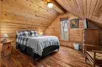Hot Tub, WiFi, No Pet Fee - Beary Cozy - Romantic Cabin in Red River Gorge, Kentucky! Các khách sạn ở Stanton