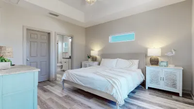 Serenity Retreat - Private Patio, Steps to the Beach Hotels in Sunnyside