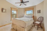 Grand Lake Getaway- Hot Tub, Pet Friendly, Views!