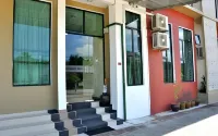 Tanjong Inn Hotels in Kemumin