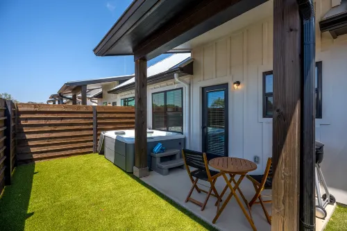 Lucilles Abode: Hot-Tub+Pet Friendly+Close to Main - Luxury