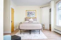 Private Kitchen and Outdoor Gathering Space - Charming Cozy Retreat