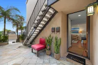 Ocean Views and Built-in Spa - Stunning Beachy Chic Haven