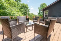 WiFi, Hot Tub, Pool Table, Pet Friendly - Huckleberry Arch in Red River Gorge Hotels in Wolfe County